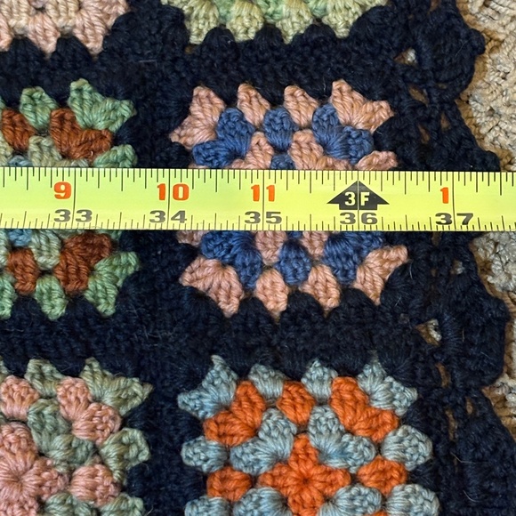 VTG Handmade Wool Afghan Roseanne Throw Sofa Blanket Granny Square 64" X 38" - Picture 10 of 15